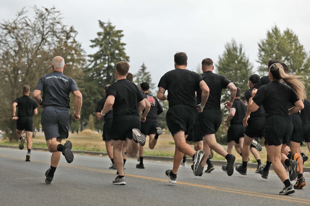 13th CSSB Soldiers take German Fitness Test