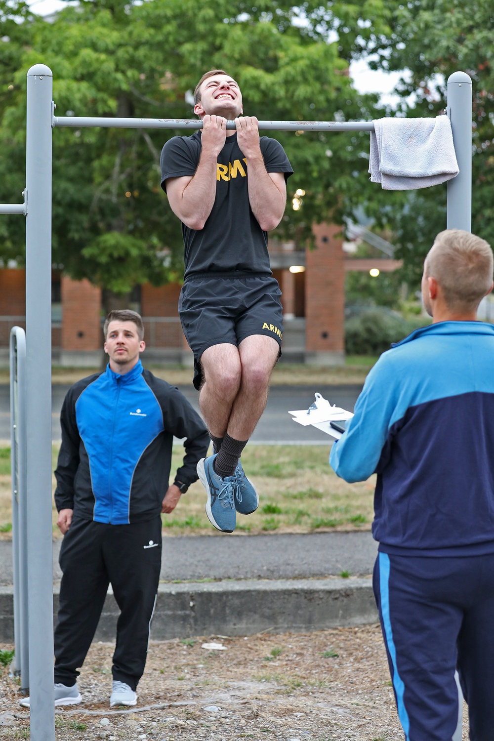 13th CSSB Soldiers take German Fitness Test