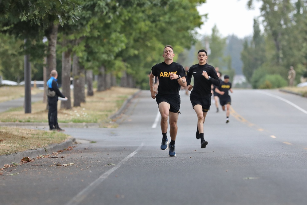 13th CSSB Soldiers take German Fitness Test