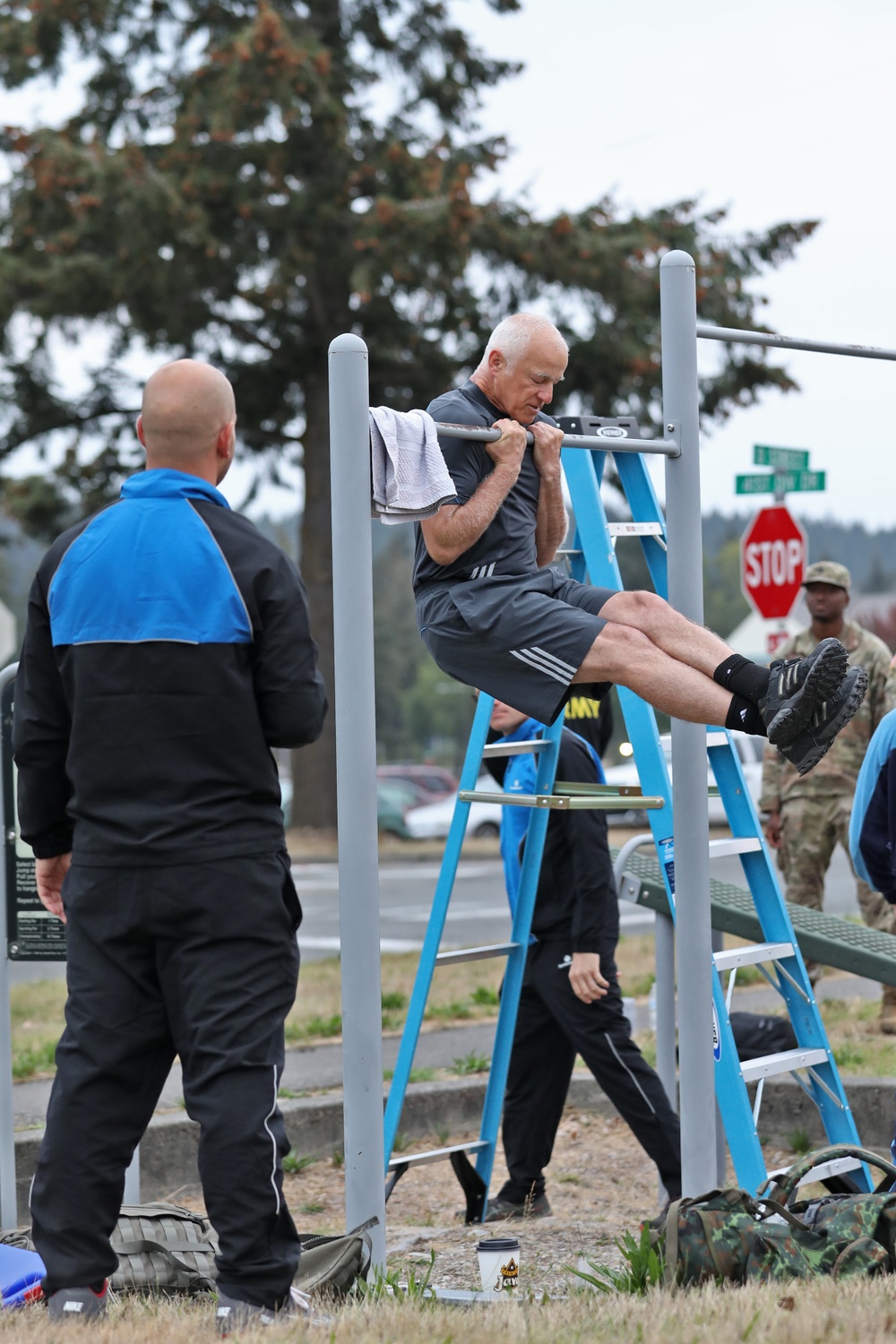 13th CSSB Soldiers take German Fitness Test