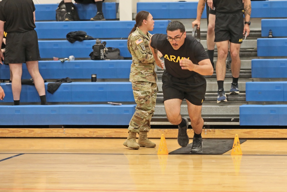 13th CSSB Soldiers take German Fitness Test