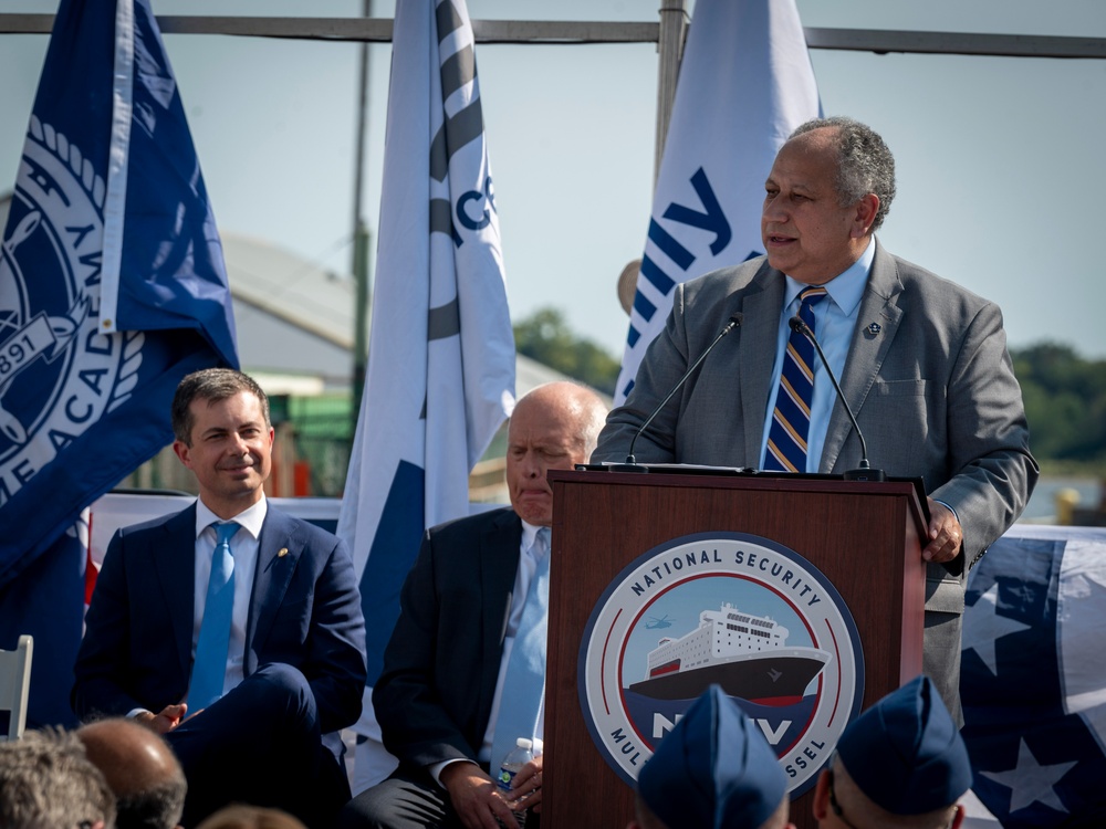 SECNAV Del Toro Visits Philly Shipyard