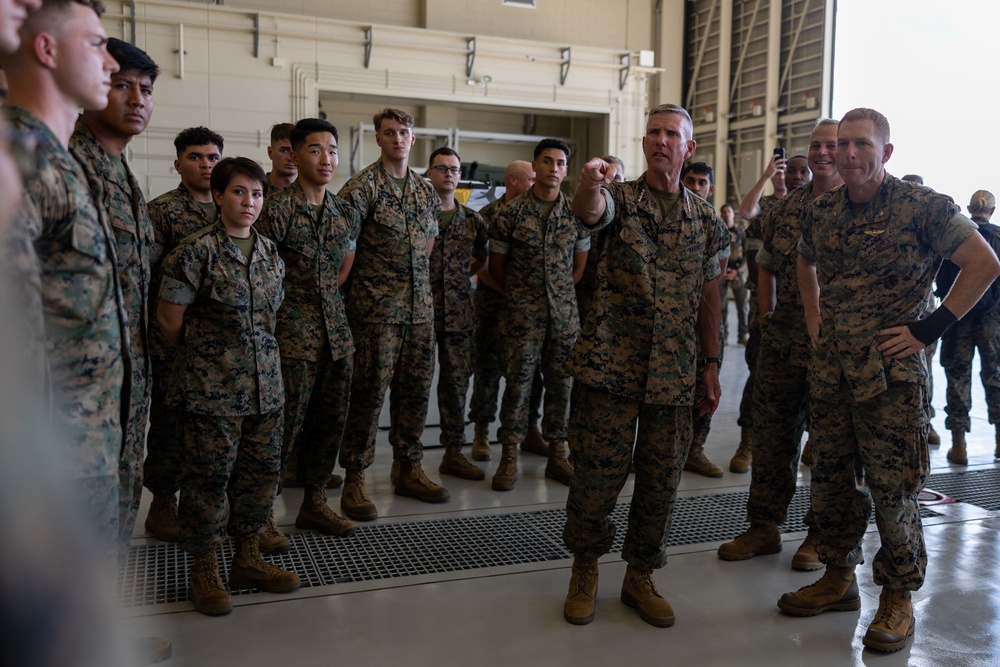 The 39th Commandant of the Marine Corps, Gen. Smith, visits Marines of 1st MAW