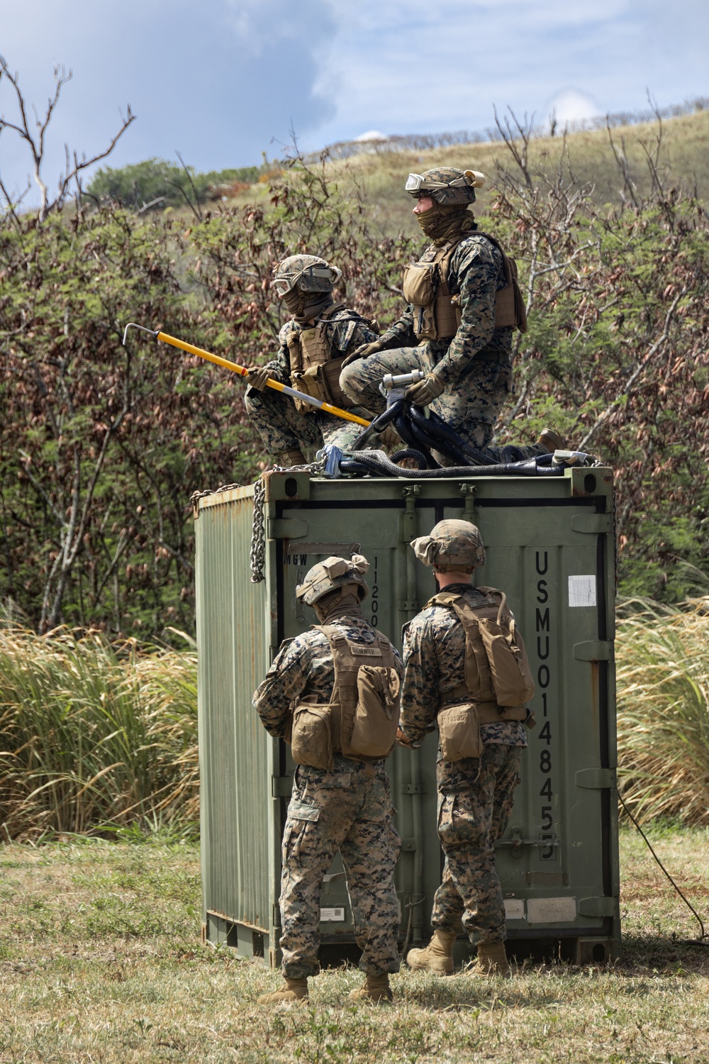 CLC 33 Conduct MOUT and External Lift Operations