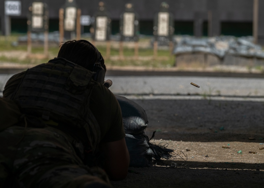 U.S. Green Berets maintain marksmanship skills with ROK partners during routine training