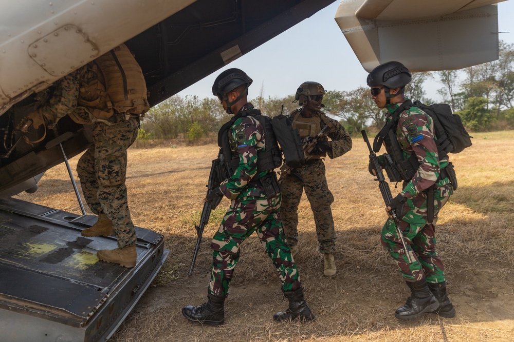 1st Bn., 1st Marines rehearses on, off drills with members of the Indonesian National Armed Forces during Super Garuda Shield 2024