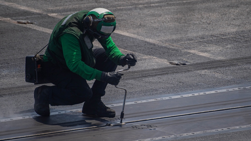 Theodore Roosevelt Flight Deck Ops