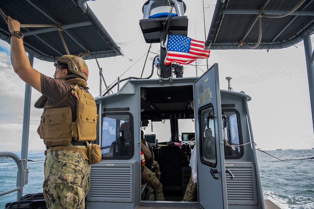 MSRON-1 Practices Maritime Medical Evacuation