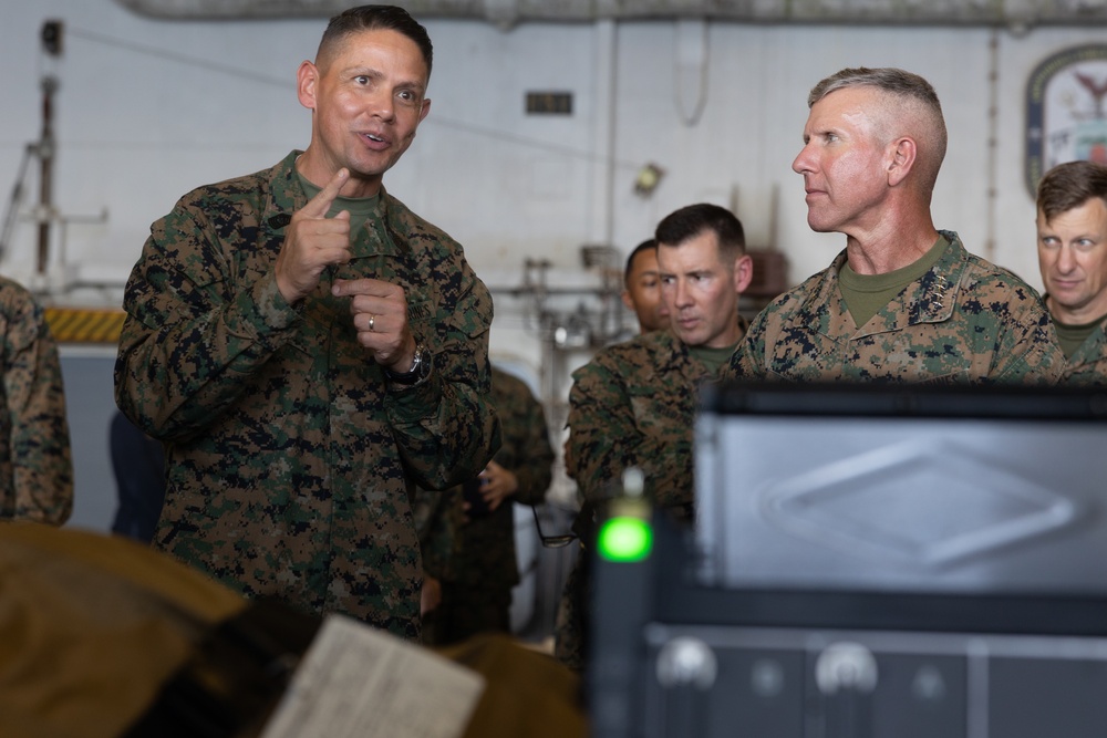 Commandant and Sgt. Maj. of Marines visit INDOPACOM