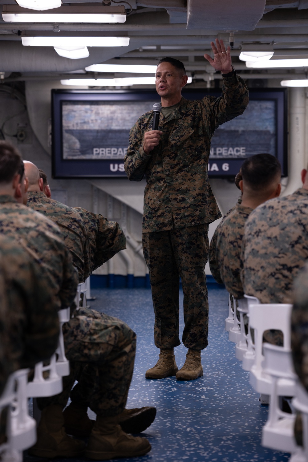 Commandant and Sgt. Maj. of Marines visit INDOPACOM