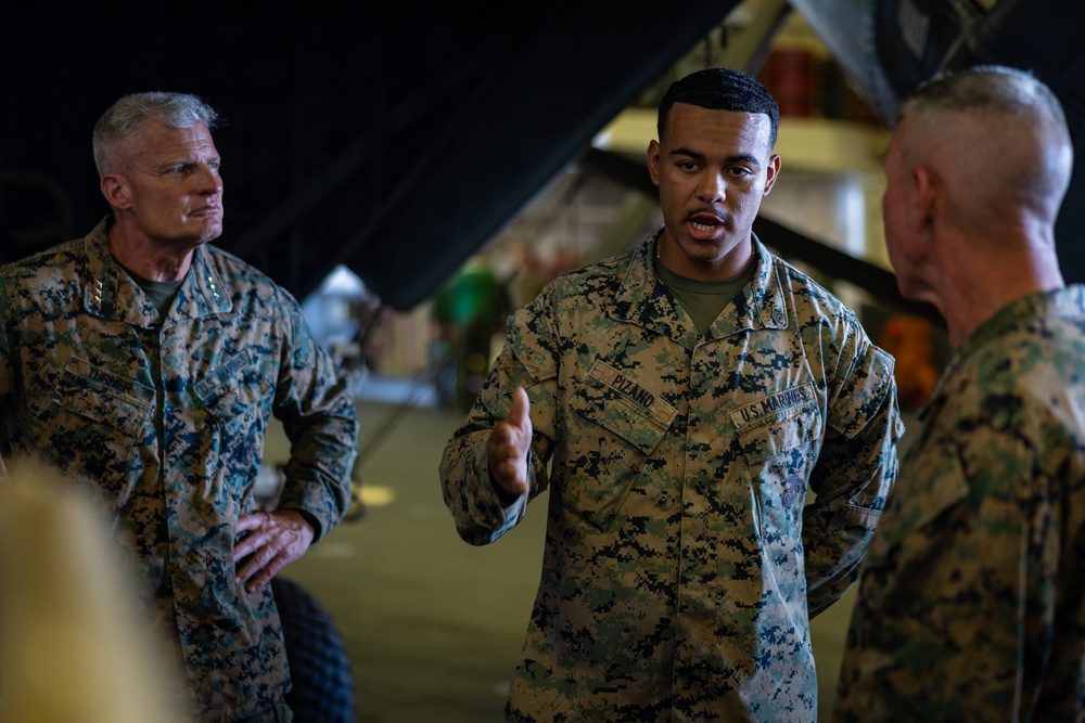 Commandant of the Marine Corps visits USINDOPACOM