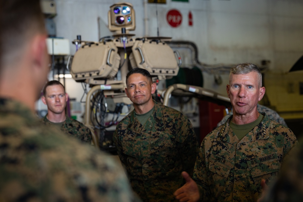 Commandant of the Marine Corps visits USINDOPACOM