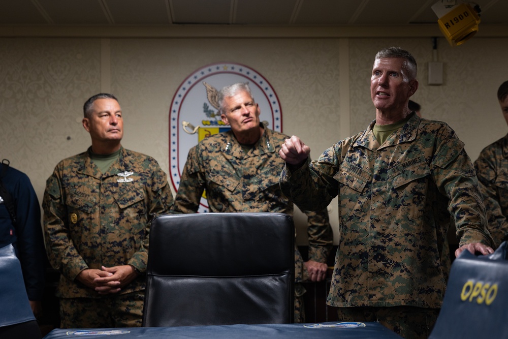 Commandant of the Marine Corps visits USINDOPACOM