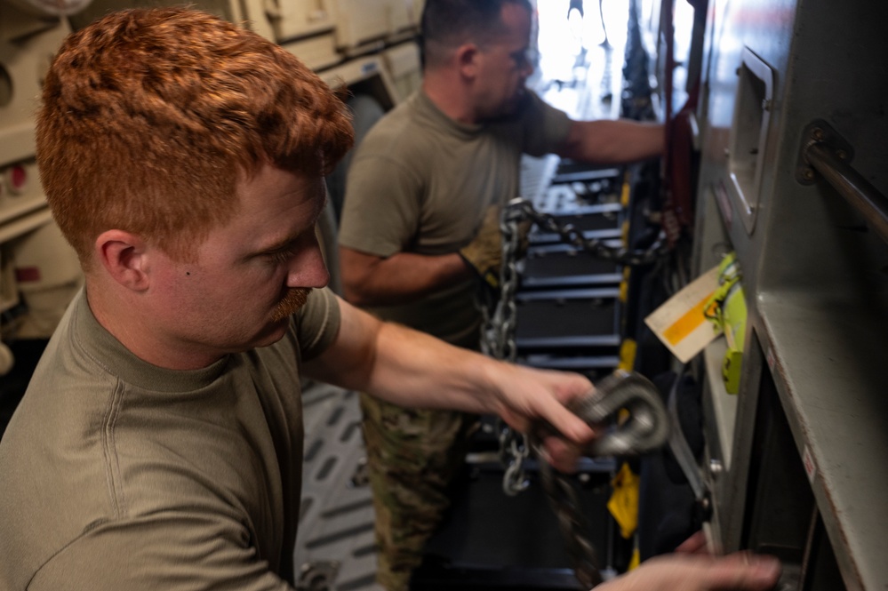 C-17 aircrew conducts cargo movement