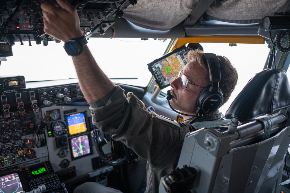 351st ARS refuels MC-130J during reduced altitude mission