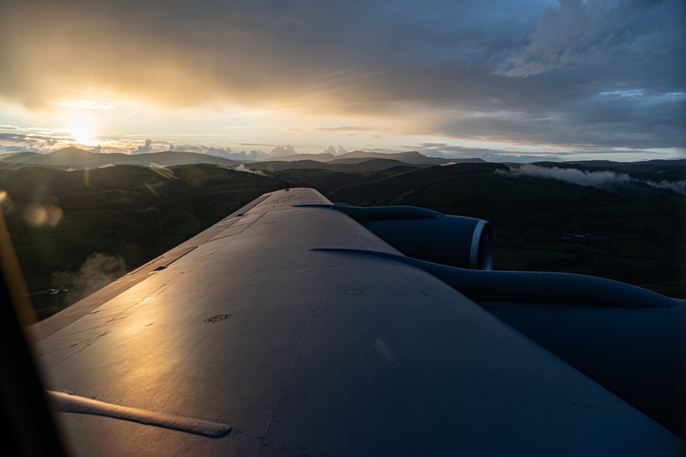 351st ARS refuels MC-130J during reduced altitude mission