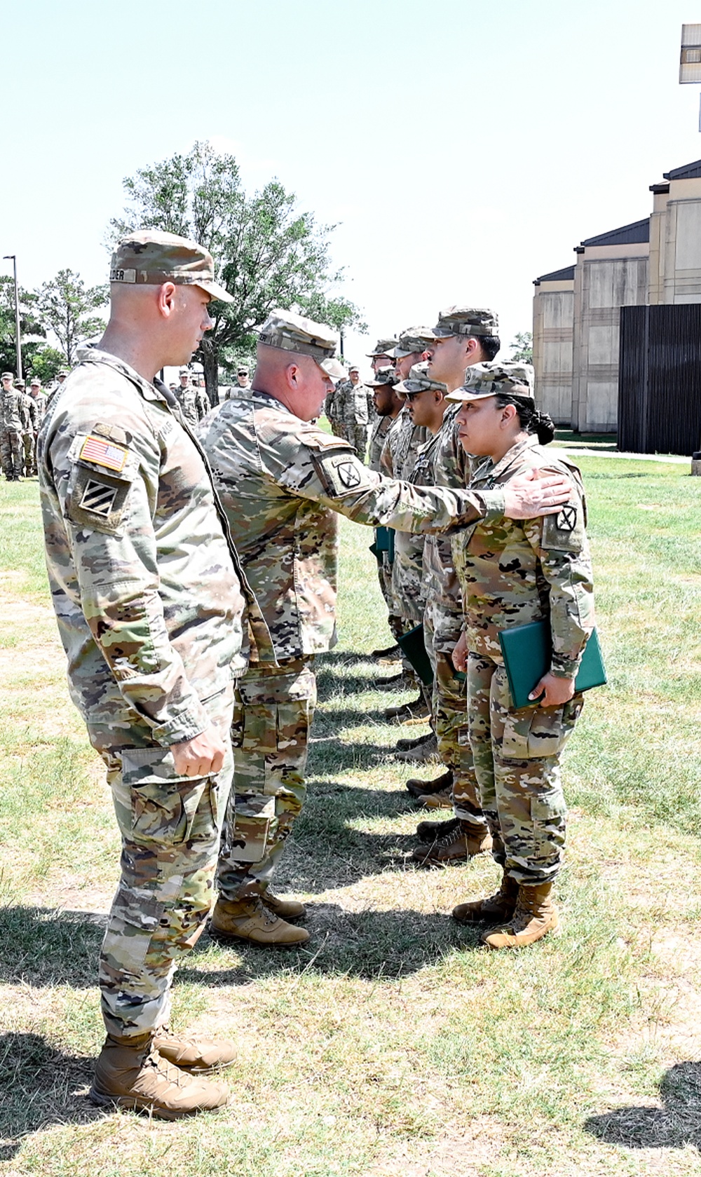 Army medic helps save pastor’s life during sermon