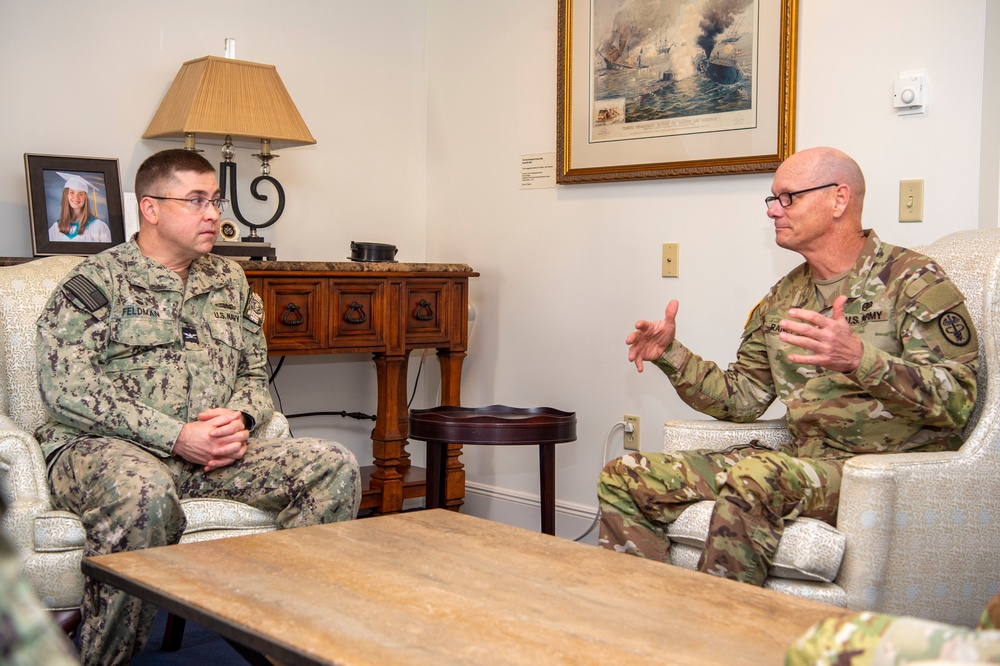 MEDICAL READINESS COMMAND EAST COMMANDING GENERAL VISITS NMCP