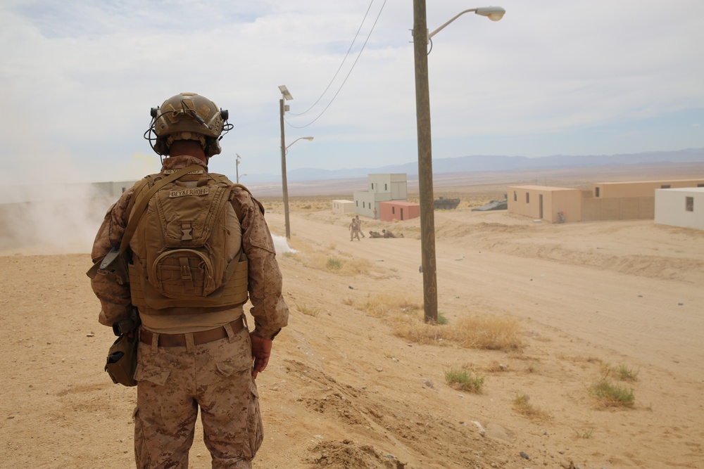 Marines with 3/5 conduct urban lane training