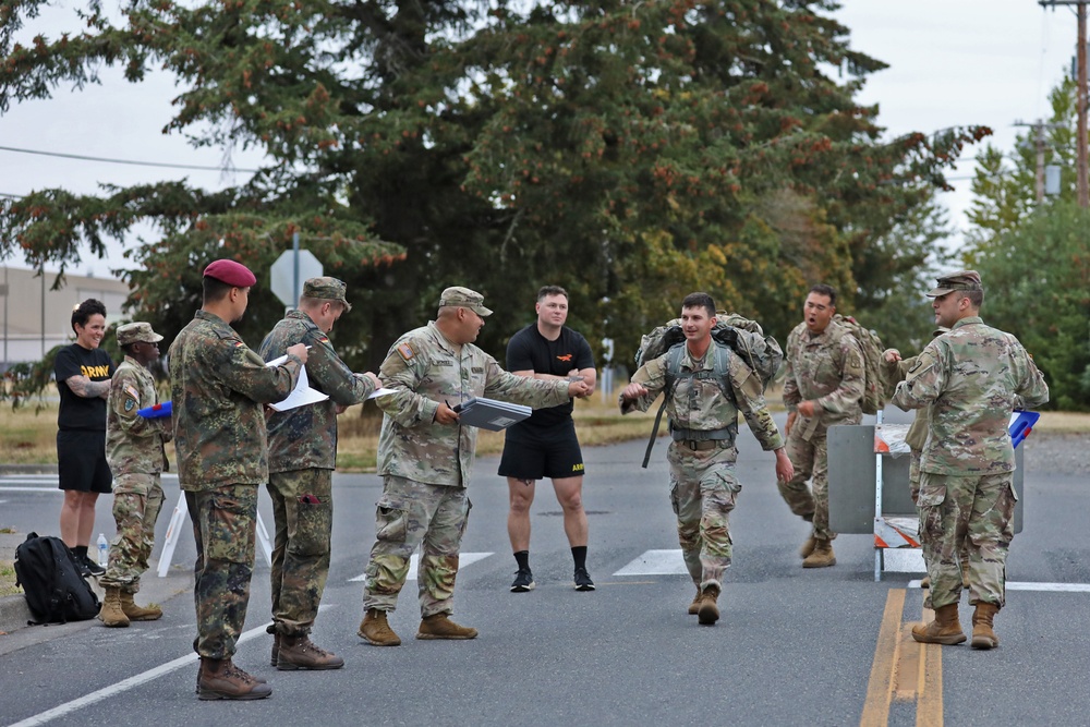 Final Event for 13th CSSB Soldiers Earning German Badge