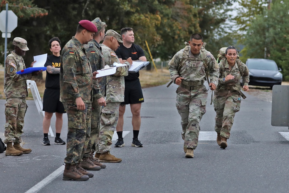 Final Event for 13th CSSB Soldiers Earning German Badge