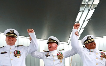 USS Shiloh Holds Change of Command