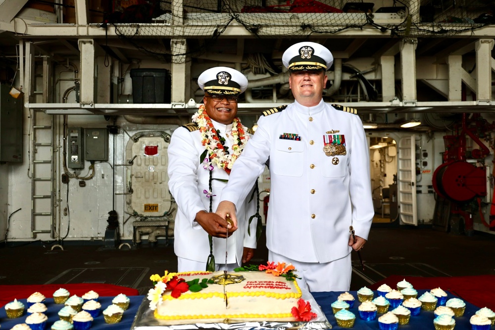 USS Shiloh Holds Change of Command