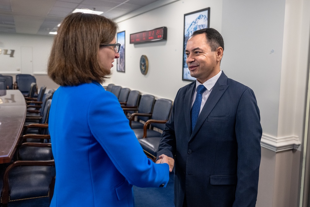 Deputy Assistant Secretary of Defense Laura Cooper meets with Uzbek Chief of General Staff