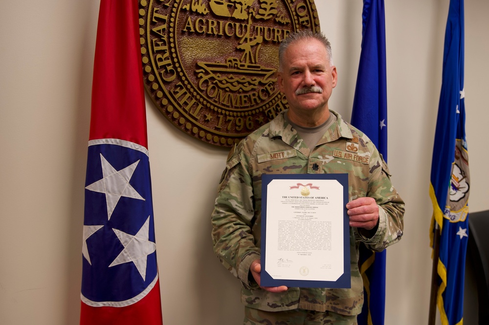 Lt. Col. Eric Mott receives MSM