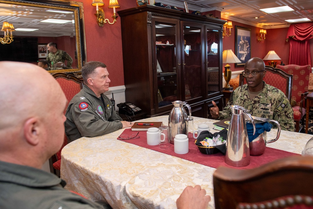 USS Ronald Reagan (CVN 76) hosts U.S. Pacific Fleet Master Chief Donald L. Davis Jr.