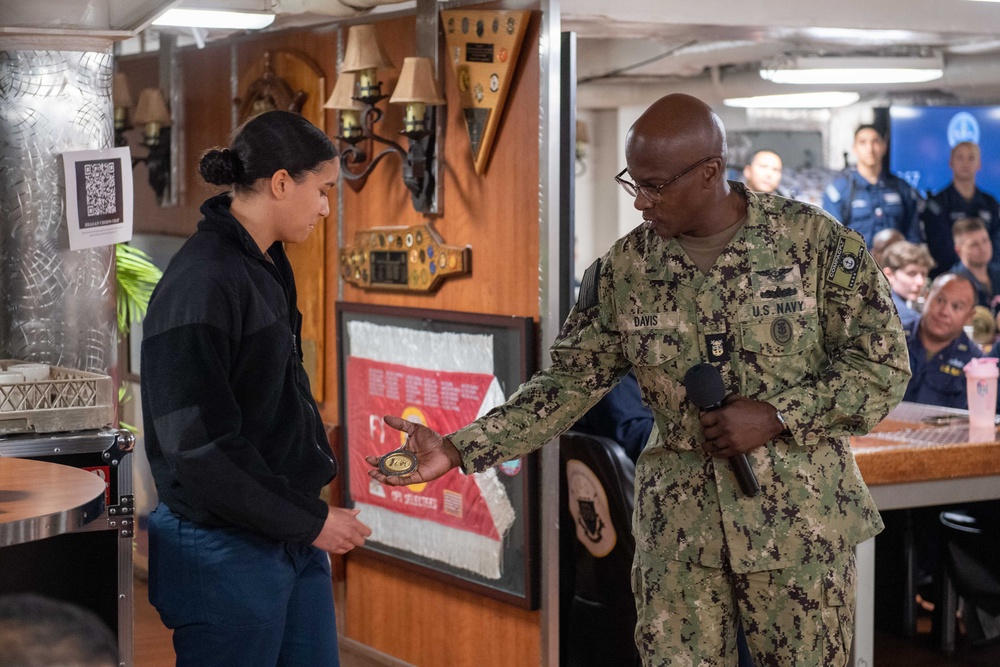 USS Ronald Reagan (CVN 76) hosts U.S. Pacific Fleet Master Chief Donald L. Davis Jr.