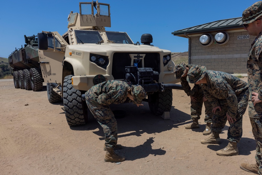 1st Marine Division hosts comprehensive company commanders course