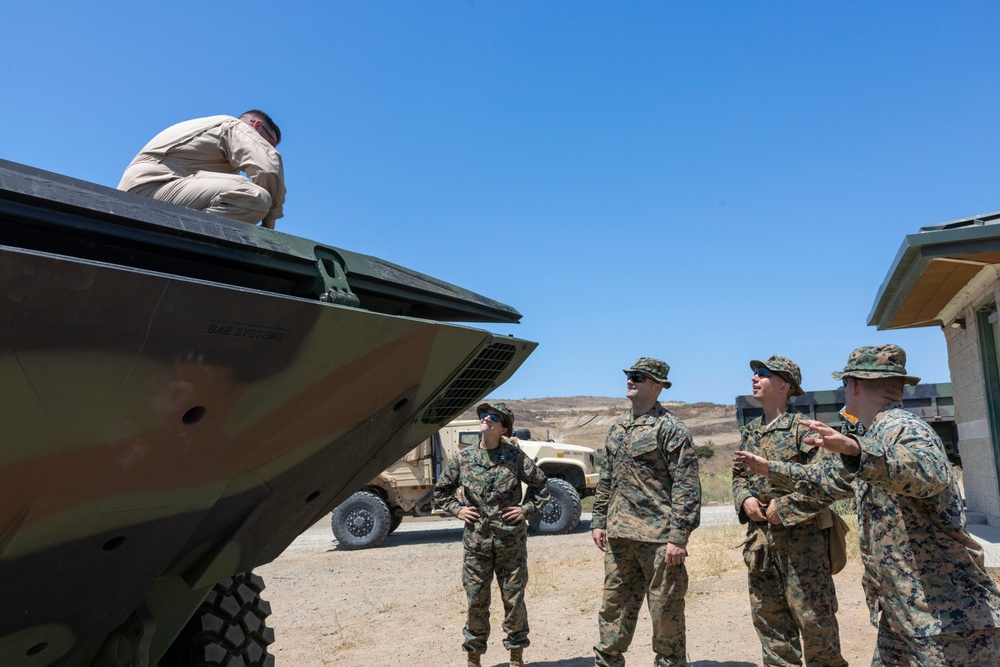 1st Marine Division hosts comprehensive company commanders course