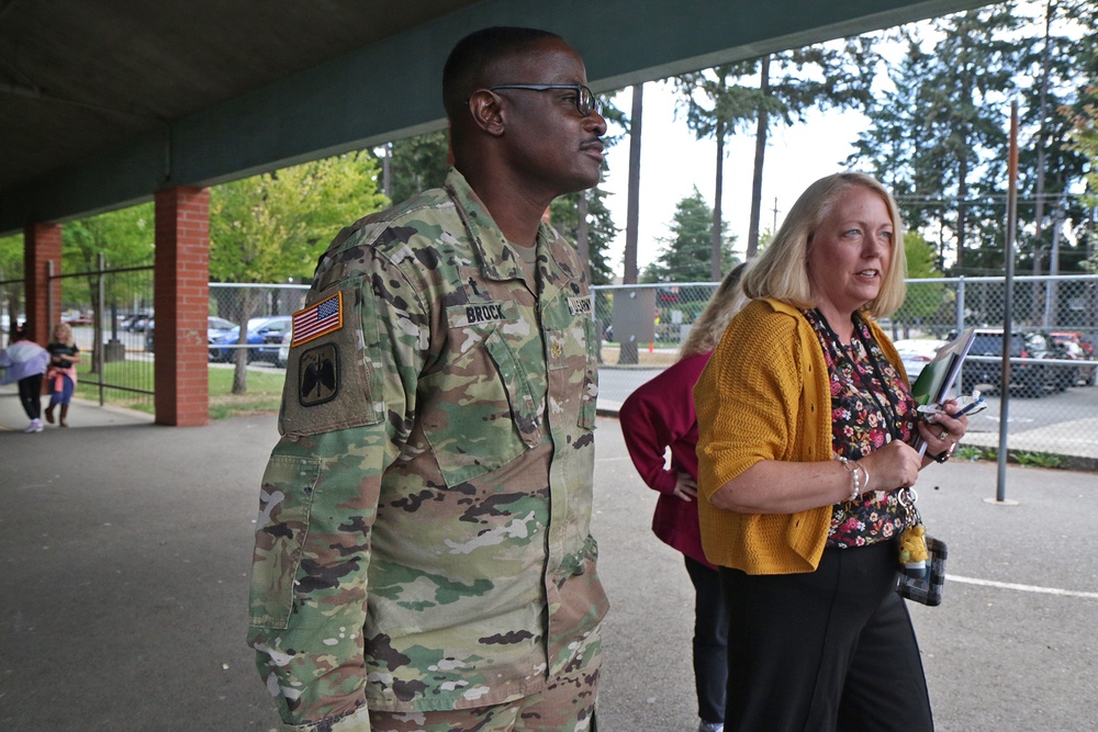 593d ESC Chaplain Visits Thompson Elementary School