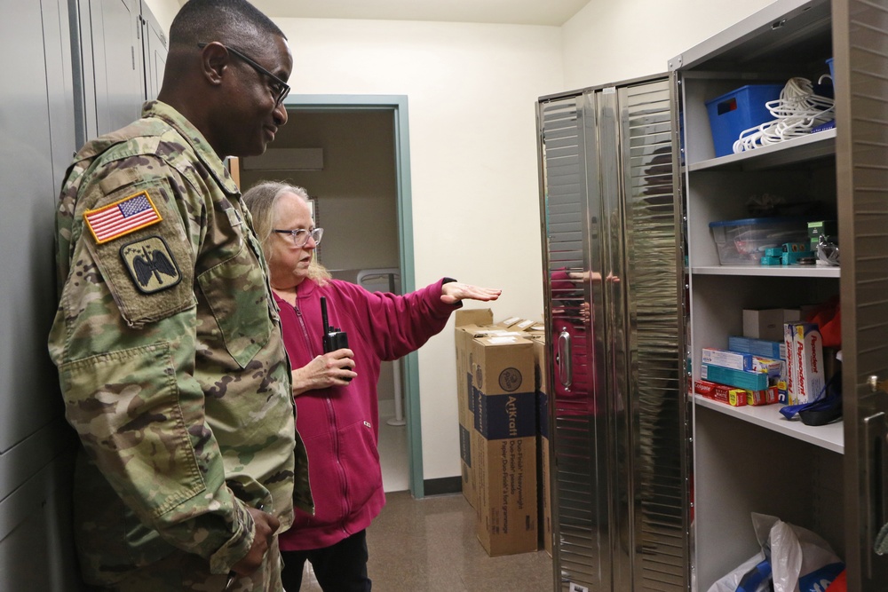 593d ESC Chaplain Visits Thompson Elementary School