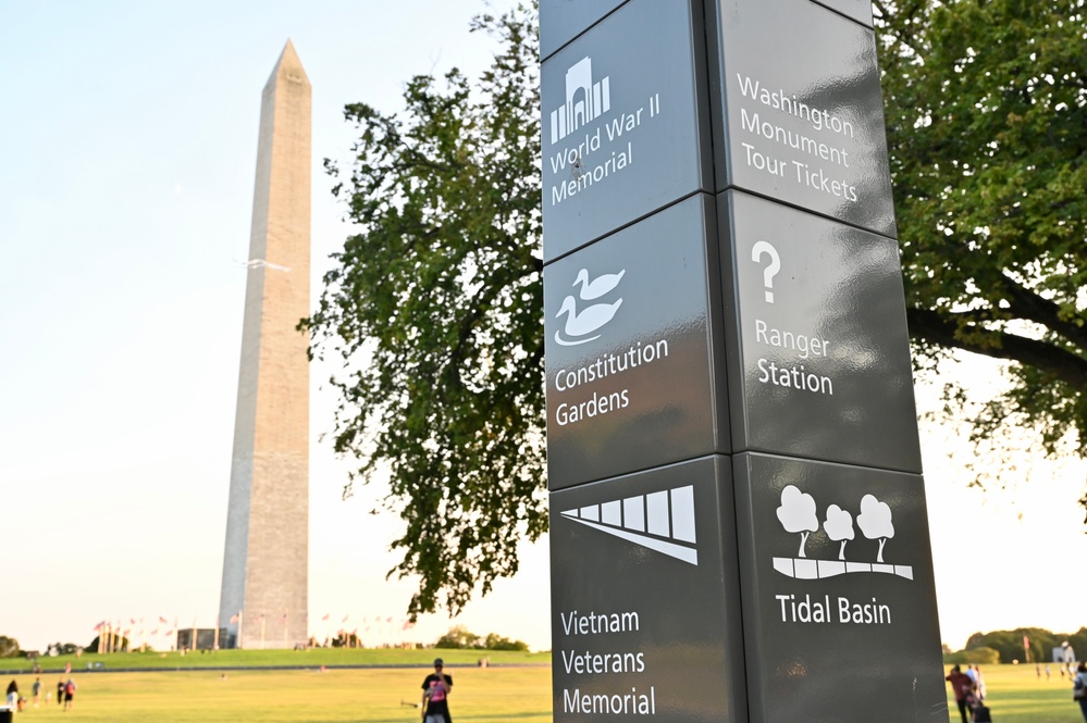 D.C. and Virginia Guardsmen participate in 9/11 memorial stair climb at Washington Monument