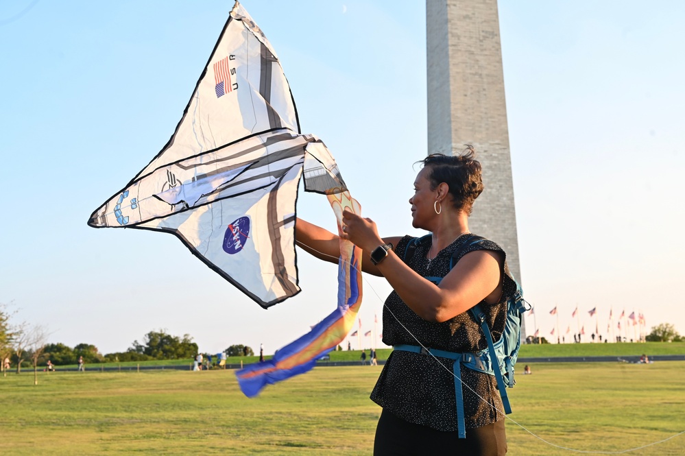 D.C. and Virginia Guardsmen participate in 9/11 memorial stair climb at Washington Monument