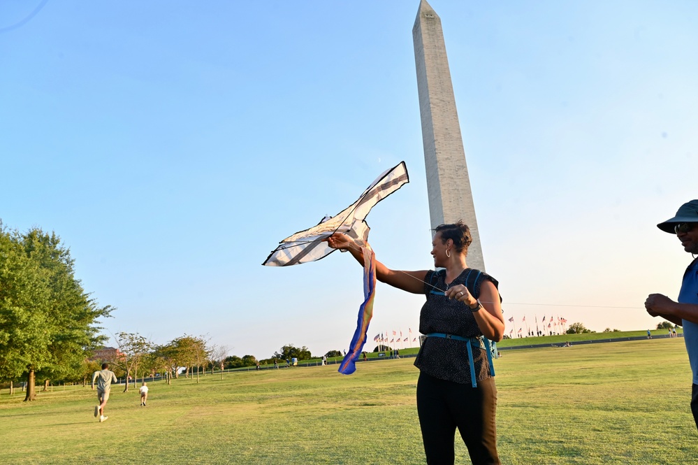 D.C. and Virginia Guardsmen participate in 9/11 memorial stair climb at Washington Monument