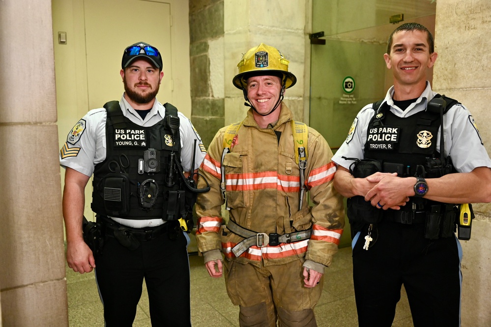 D.C. and Virginia Guardsmen participate in 9/11 memorial stair climb at Washington Monument