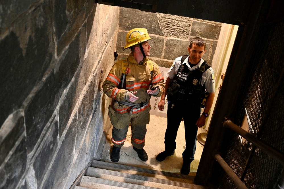 D.C. and Virginia Guardsmen participate in 9/11 memorial stair climb at Washington Monument