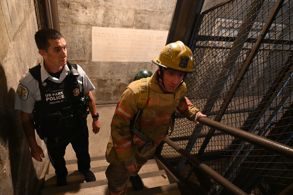 D.C. and Virginia Guardsmen participate in 9/11 memorial stair climb at Washington Monument