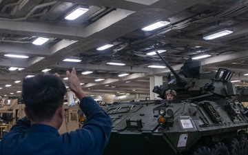 USS Green Bay rehearses Defense of the Amphibious Task Force