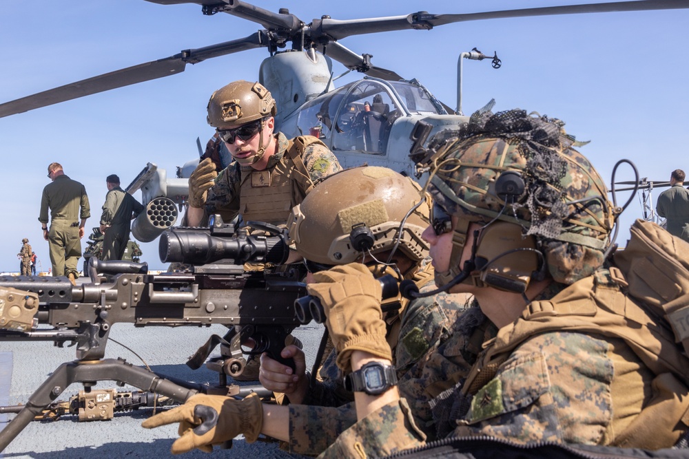 USS Green Bay rehearses Defense of the Amphibious Task Force