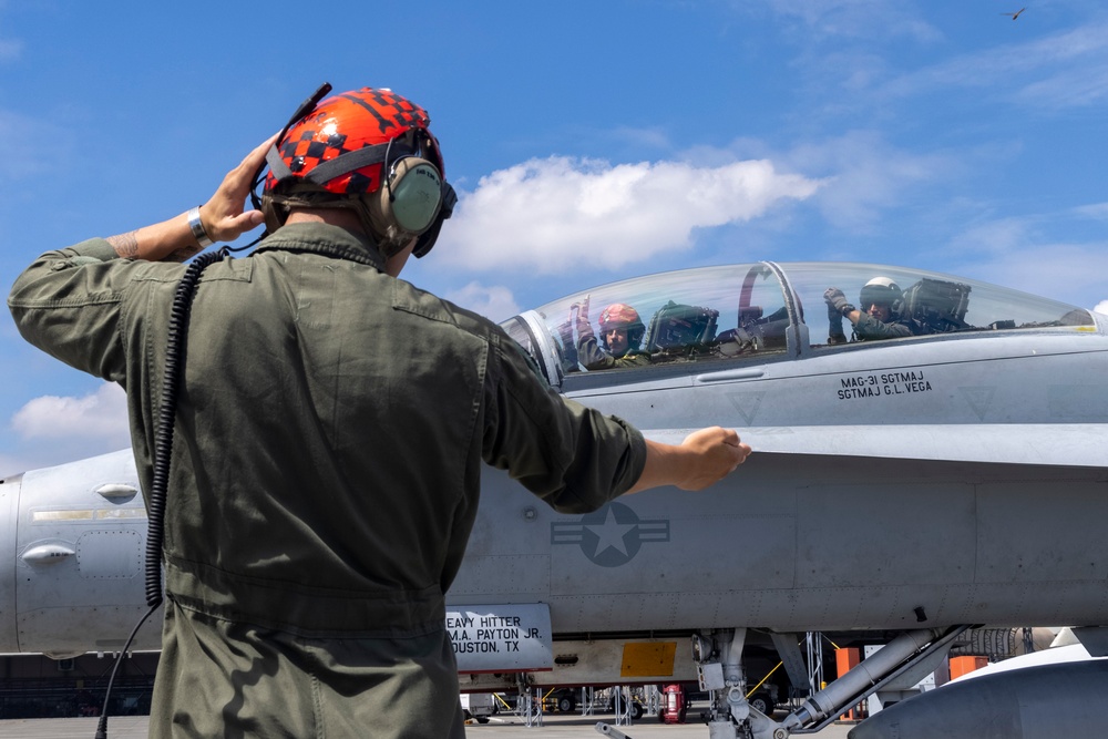 Marine F/A-18s arrive at Iwakuni, Japan