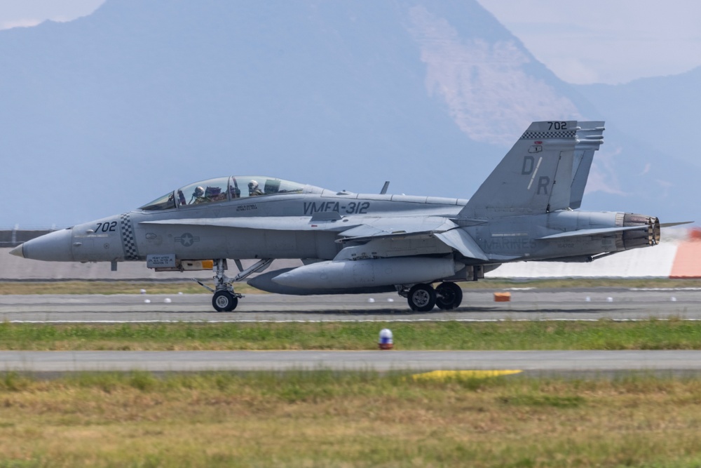 Marine F/A-18s arrive at Iwakuni, Japan