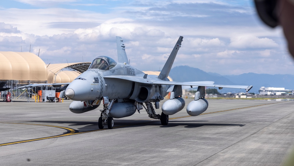 Marine F/A-18s arrive at Iwakuni, Japan