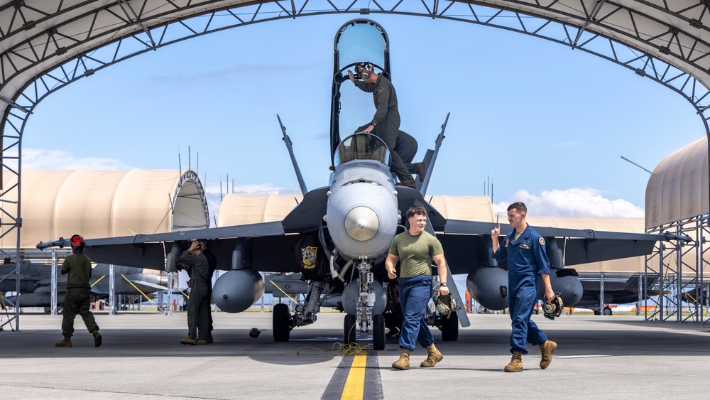 Marine F/A-18s arrive at Iwakuni, Japan