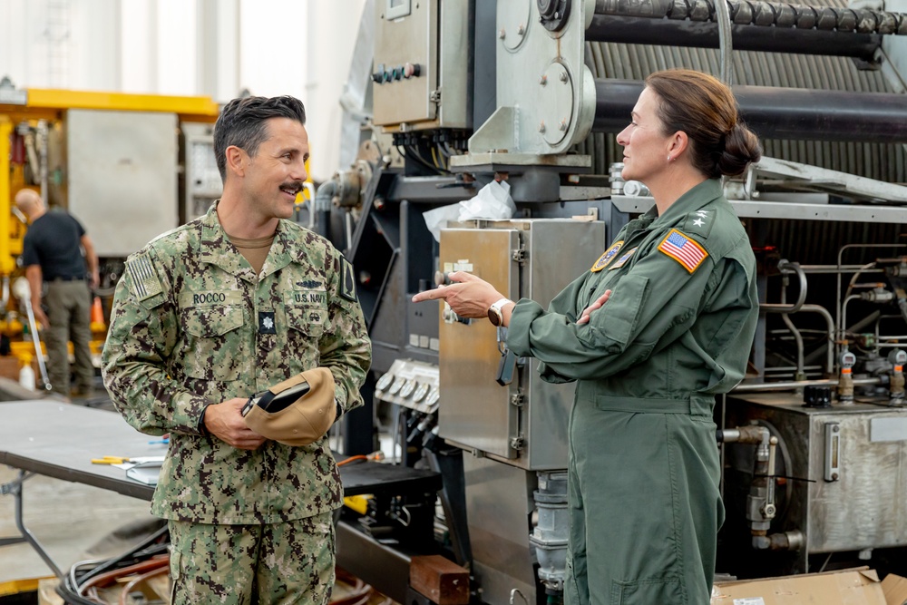 16th Chief of Navy Reserve tours Undersea Rescue Command