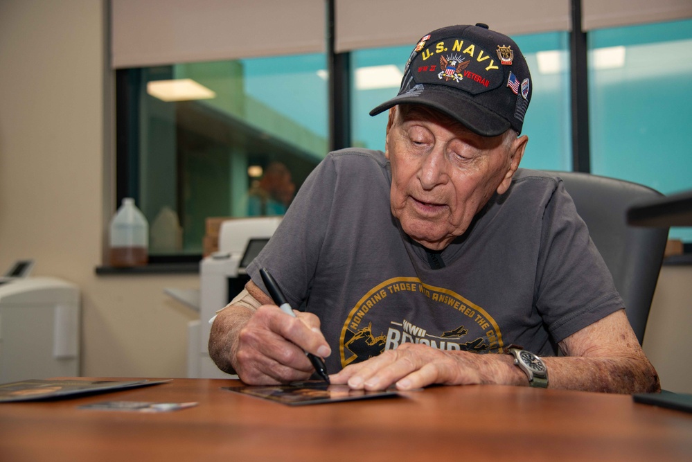 98 Years Young WWII Veteran Visits JRM