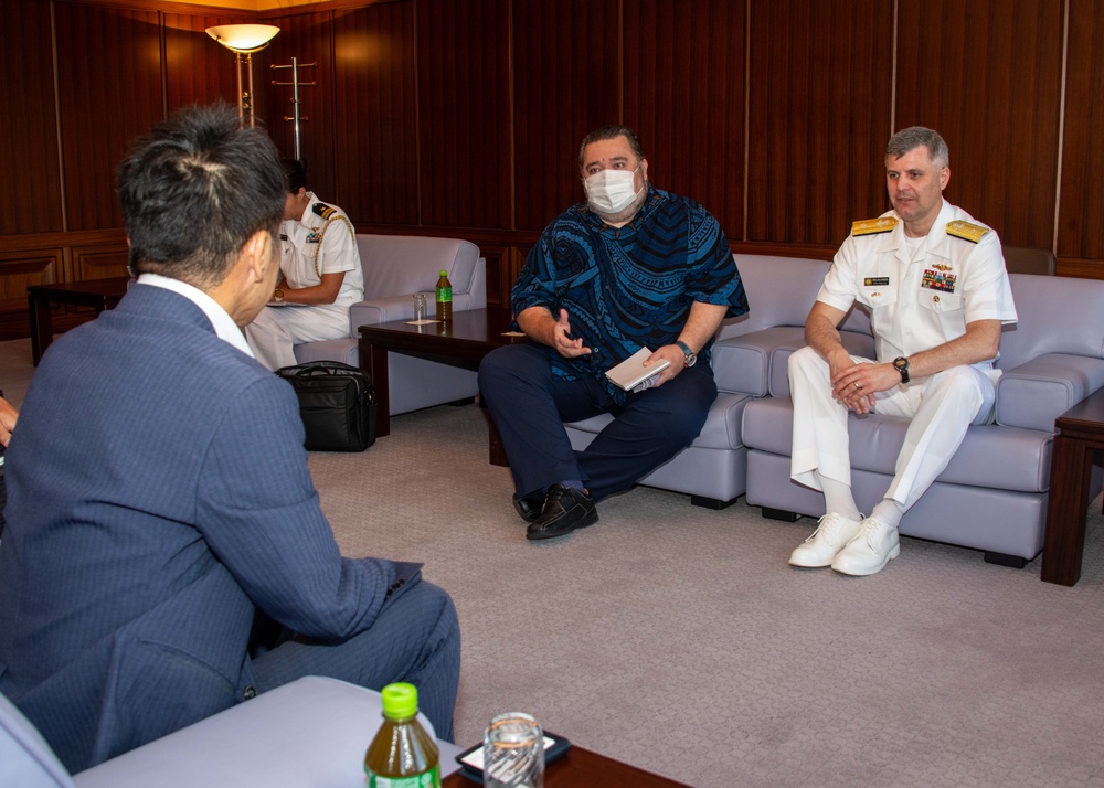 CNRJ Visits JMSDF and City Leaders